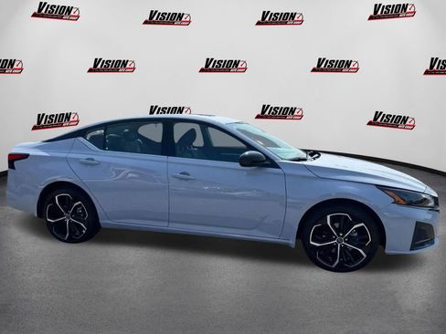 New 2025 Nissan Altima 2.5 SR w/ SR Premium Package image 4