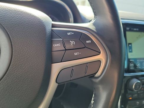 Used 2020 Jeep Grand Cherokee Laredo w/ Laredo X Package image 23