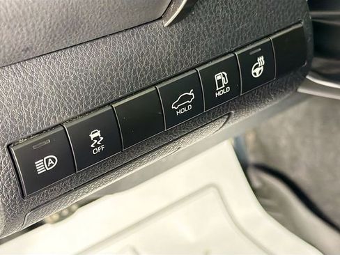 Used 2024 Toyota Camry SE FWD image 10