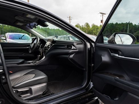 Used 2023 Toyota Camry SE FWD image 11