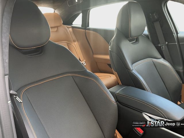 Used 2025 Lucid Air Touring AWD/4WD image 13