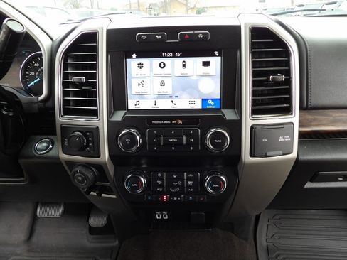 Used 2019 Ford F150 Lariat image 21