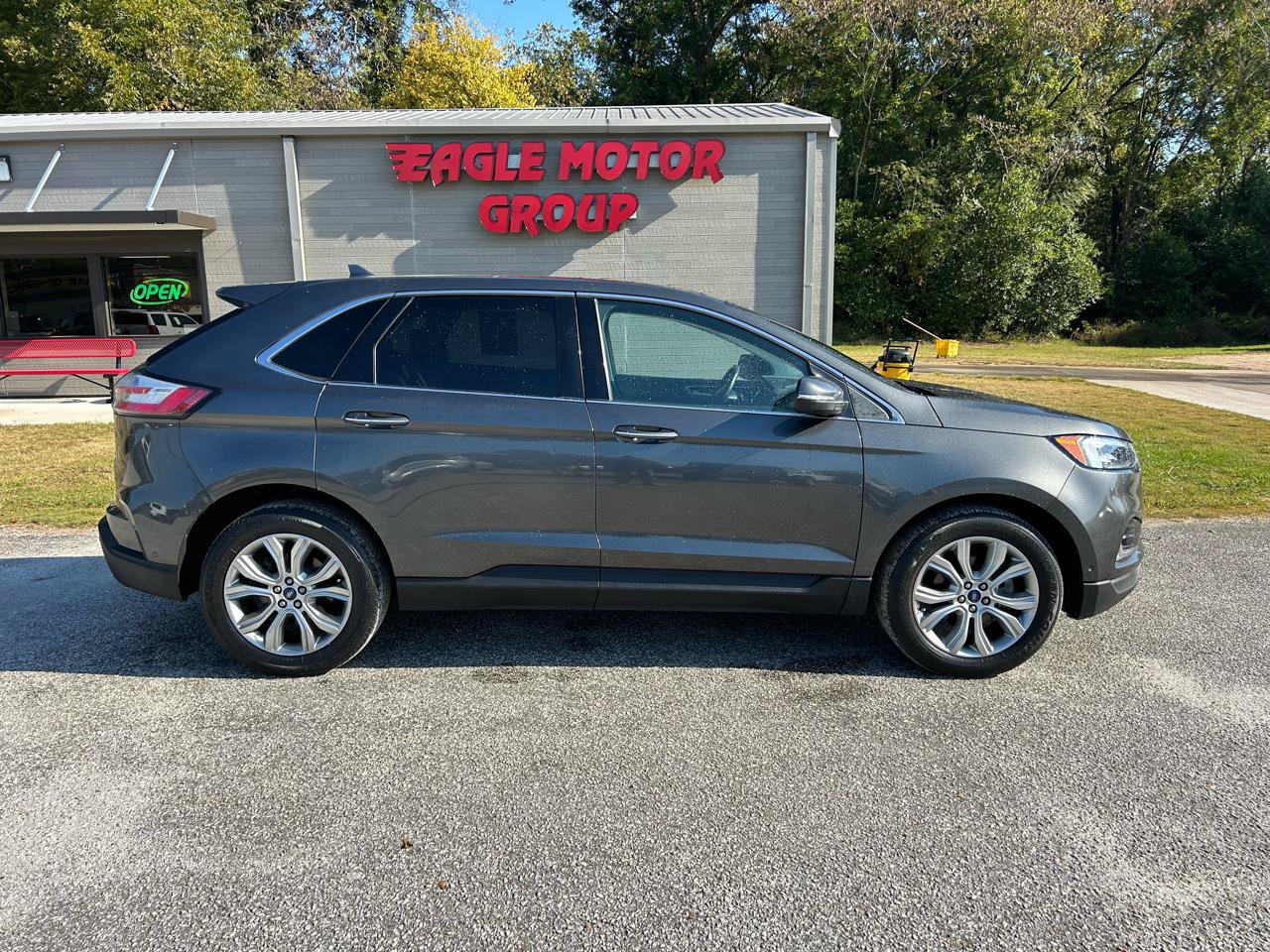 Used 2019 Ford Edge Titanium w/ Equipment Group 301A FWD image 1