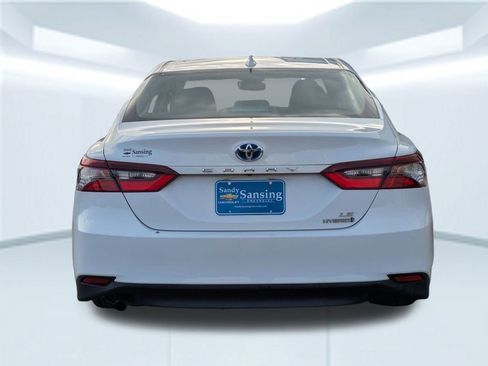 Used 2022 Toyota Camry LE image 5