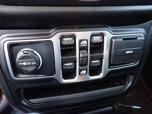 Used 2019 Jeep Wrangler Unlimited Sport S AWD/4WD image 16