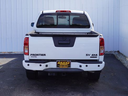 Used 2020 Nissan Frontier SV w/ Midnight Edition Floor Mats image 5