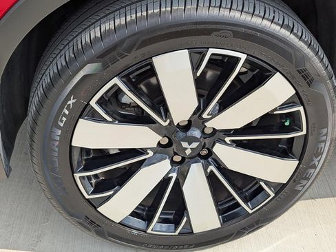 Used 2025 Mitsubishi Outlander SE FWD image 13