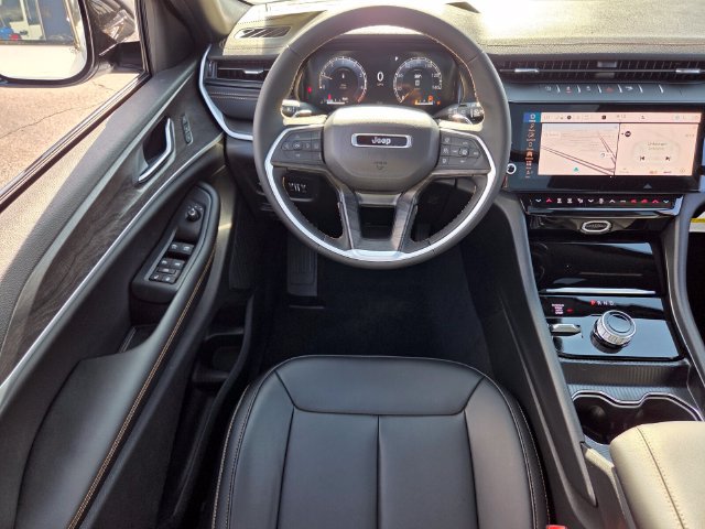 New 2026 Jeep Grand Cherokee Limited AWD/4WD image 13