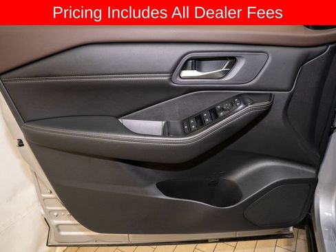 Certified 2023 Nissan Rogue SV w/ SV Premium B Package AWD/4WD image 13