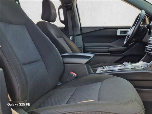 Used 2020 Ford Explorer XLT AWD/4WD image 21