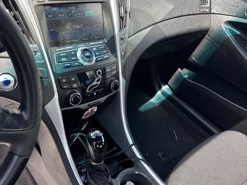 Used 2013 Hyundai Sonata SE w/ Navigation & Sunroof Pkg FWD image 6