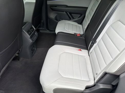 Used 2024 Volkswagen Atlas Cross Sport SEL R-Line AWD/4WD image 15
