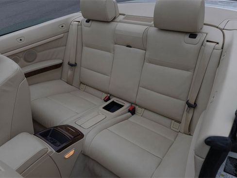 Used 2007 BMW 328i Convertible image 16