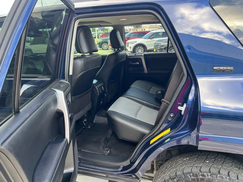 Used 2022 Toyota 4Runner SR5 Premium w/ Moonroof Package AWD/4WD image 12
