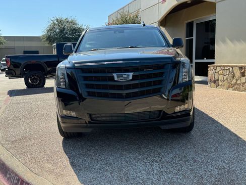 Used 2018 Cadillac Escalade Luxury image 5