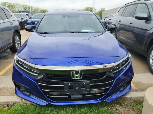 Used 2022 Honda Accord Sport image 2