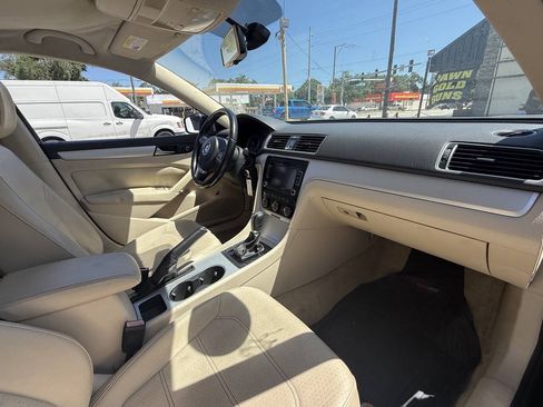 Used 2013 Volkswagen Passat 2.5 SE FWD image 21