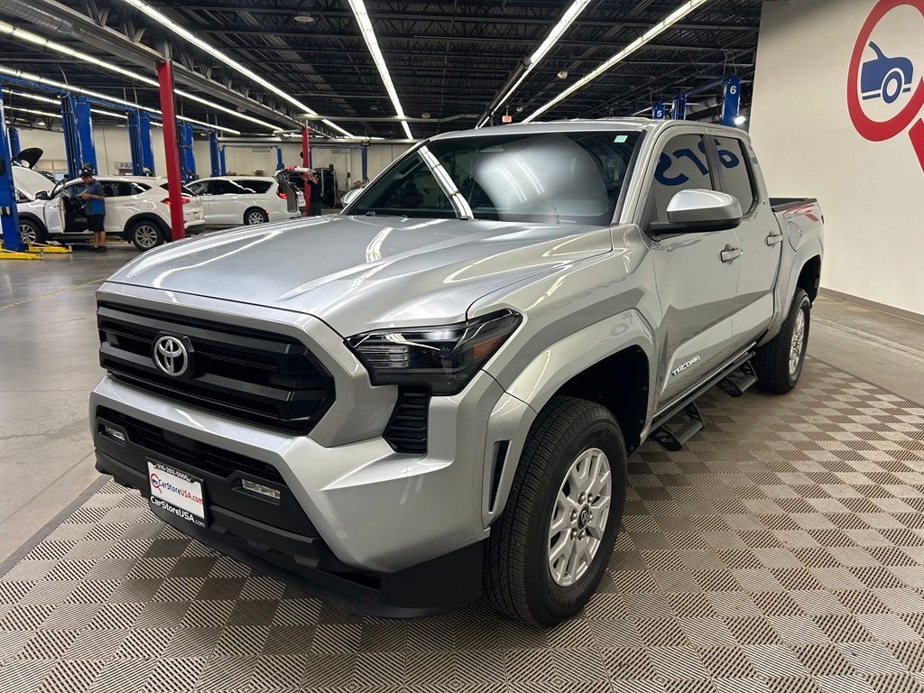 Used 2024 Toyota Tacoma SR5 AWD/4WD image 7