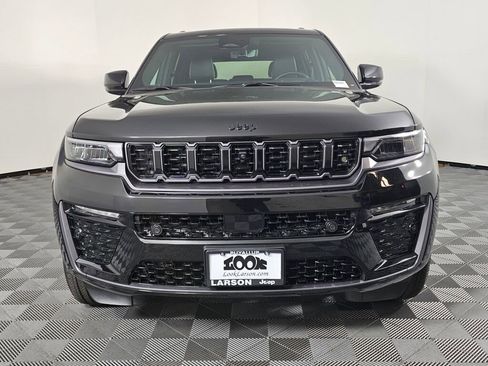 New 2026 Jeep Grand Cherokee Summit w/ Obsidian Package image 9