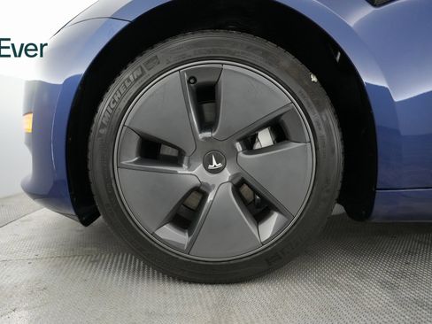 Used 2023 Tesla Model 3 Standard Range image 17