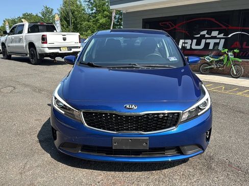 Used 2018 Kia Forte LX FWD image 2