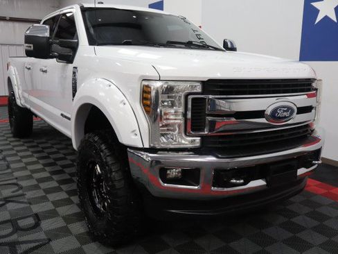 Used 2018 Ford F250 XLT w/ XLT Premium Package AWD/4WD image 16