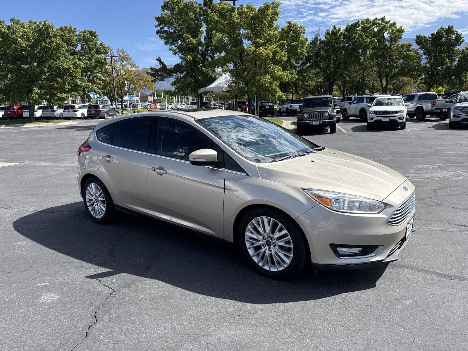Used 2018 Ford Focus Titanium w/ Titanium Technology Package FWD image 4