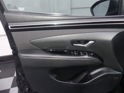 Used 2022 Hyundai Santa Cruz Limited AWD/4WD image 17