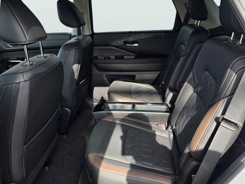 New 2026 Nissan Pathfinder Platinum FWD image 22