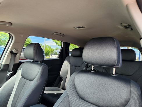 Certified 2023 Hyundai Santa Fe SEL AWD/4WD image 11