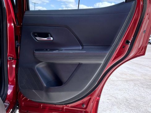 Used 2025 Nissan Kicks SR w/ SR Premium Package AWD/4WD image 18