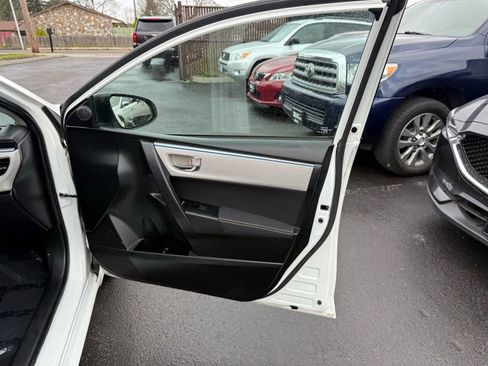 Used 2016 Toyota Corolla LE image 14