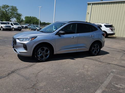 Certified 2024 Ford Escape ST-Line AWD/4WD image 4