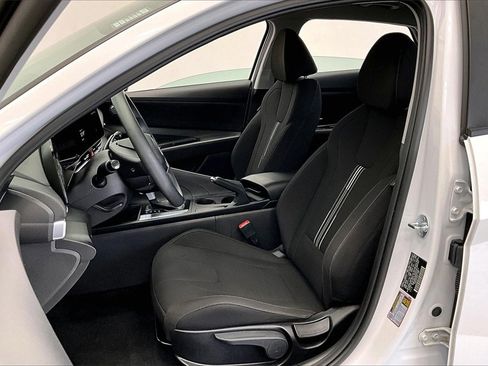 Certified 2024 Hyundai Elantra SEL image 24