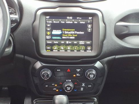 Certified 2022 Jeep Renegade Trailhawk w/ Sun/Sound Group AWD/4WD image 14