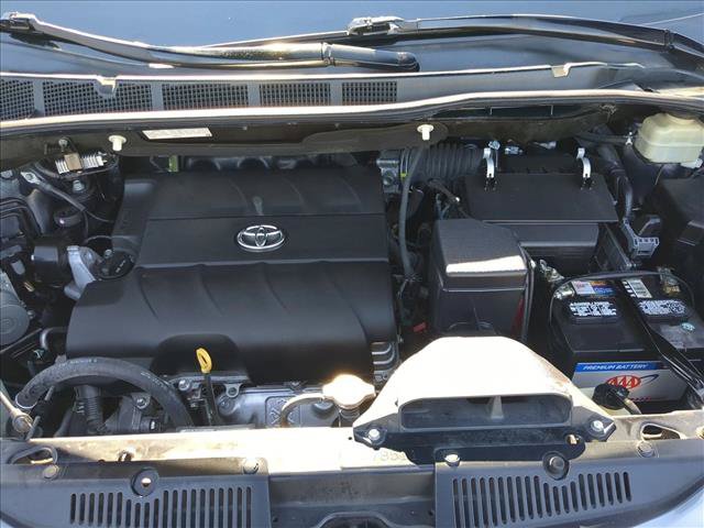 Used 2015 Toyota Sienna XLE w/ XLE Navigation Package FWD image 24