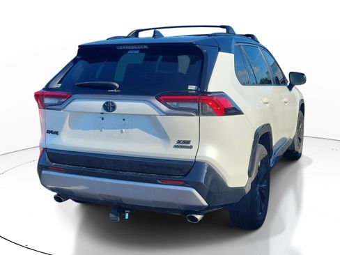 Used 2022 Toyota RAV4 XSE AWD/4WD image 9