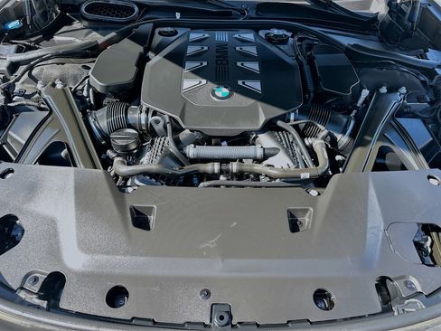 Certified 2023 BMW 760i xDrive image 35