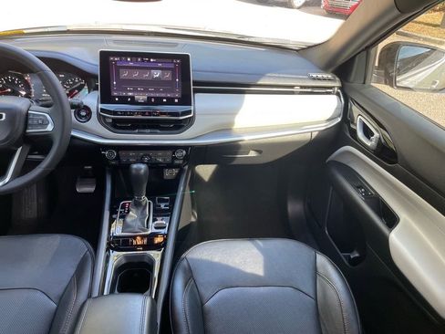 Used 2023 Jeep Compass Limited image 12