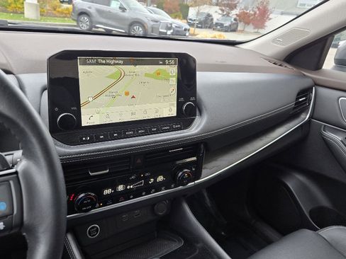 Used 2021 Nissan Rogue SL w/ Premium Package image 33