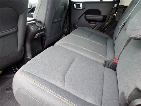 Used 2024 Jeep Wrangler Unlimited AWD/4WD image 6