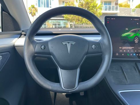 Used 2023 Tesla Model Y Long Range AWD/4WD image 14