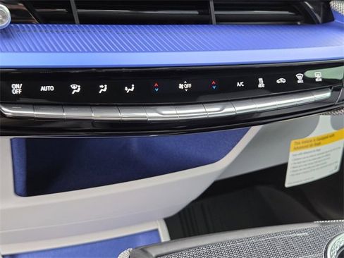 New 2025 Cadillac Optiq Luxury 1 image 27