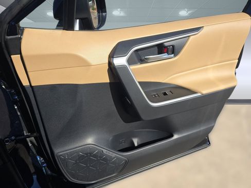 Used 2024 Toyota RAV4 XLE Premium image 32