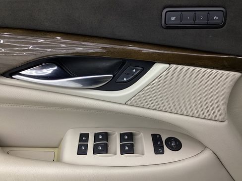 Used 2020 Cadillac Escalade Luxury image 37