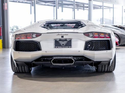 Used 2015 Lamborghini Aventador LP 700-4 image 21