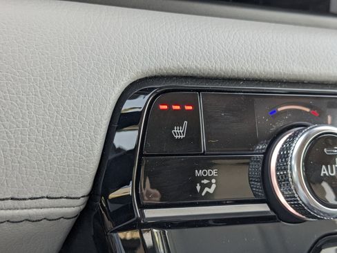 New 2025 Honda Pilot Touring image 27