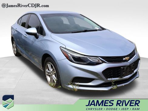 Used 2018 Chevrolet Cruze LT FWD image 12