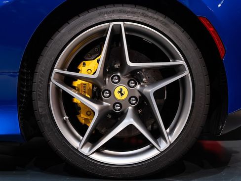Certified 2021 Ferrari F8 Tributo RWD image 14