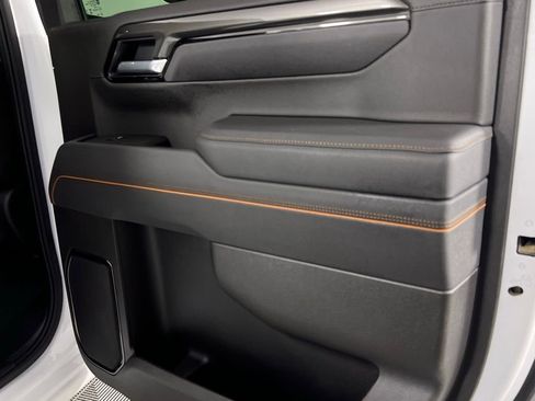 Used 2025 GMC Sierra 1500 AT4 image 34